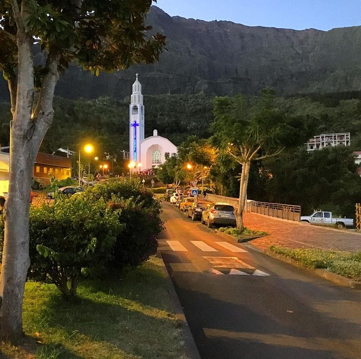 Sell Réunion Island + Mauritius Together: The Ultimate Indian Ocean Combo