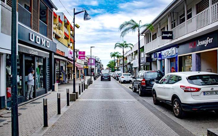 5 Challenges Travel Agents Face While Selling Réunion Island — And How DMCBazaar Solves Them
